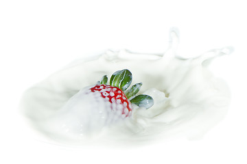 Image showing strawberry splashing into milk