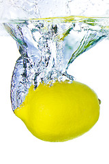 Image showing lemon in water