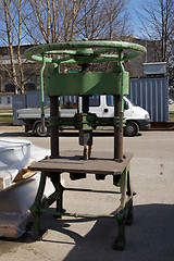 Image showing Manual press 
