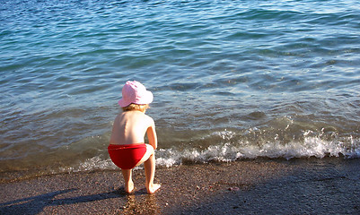 Image showing A pink hat