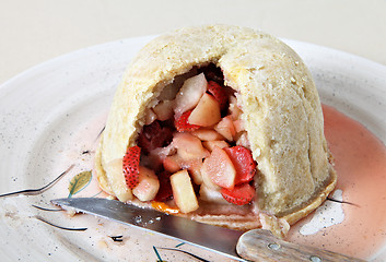 Image showing Serving English steamed fruit pudding