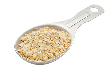 Image showing maca root powder on tablespoon