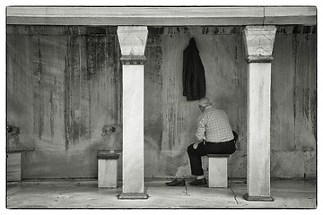 Image showing Man preparing for prayer