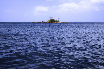 Image showing deserted tropical island