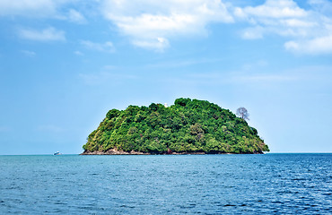 Image showing deserted tropical island