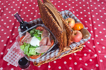 Image showing Pic-nic basket