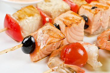 Image showing grilled salmon and shrimps