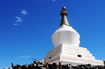 Image showing White stupa in Tibet