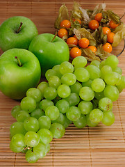 Image showing Apples, grapes, physalis