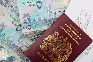 Image showing Qatar cash and passport