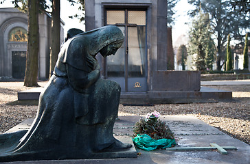 Image showing Cemetery Statue