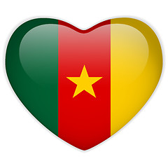 Image showing Cameroon Flag Heart Glossy Button