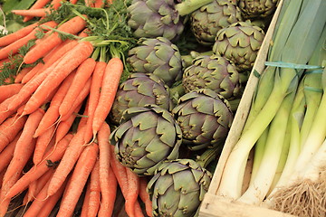 Image showing leeks carrots artichokes in spring in a market