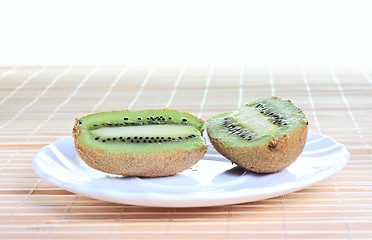 Image showing Some kiwi on the plate