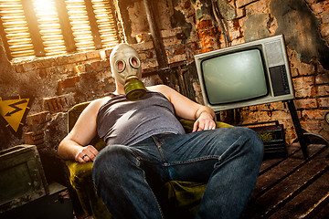 Image showing man in a gas mask