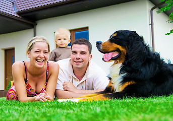 Image showing Happy family and house