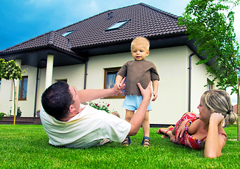 Image showing Happy family and house