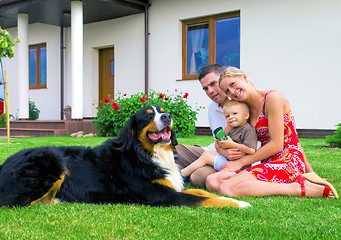 Image showing Happy family and house