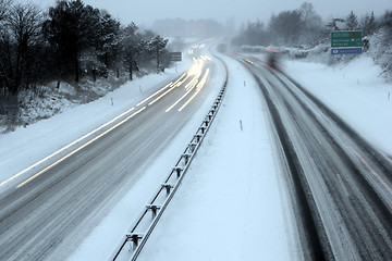 Image showing night traffic in winter