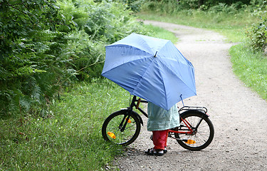 Image showing children with bike