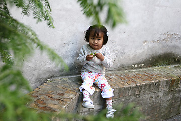 Image showing children eating