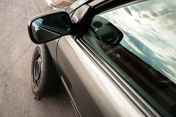 Image showing Car with loose tire