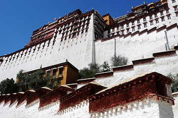 Image showing Landmark of the famous Potala Palace in Lhasa Tibet