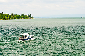 Image showing Bodensee, Motorboot, Blick auf die Alpen