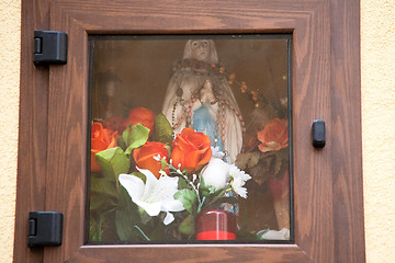 Image showing niche in the wall with Virgin Mary statuette