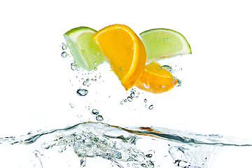 Image showing citrus fruit splashing