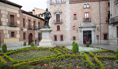 Image showing Alvaro de Bazan monument