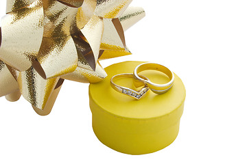 Image showing rings gift box and bows