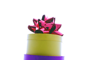 Image showing yellow gift box and bow