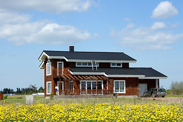 Image showing The house and plants