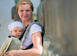 Image showing Mother and baby traveling