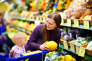 Image showing Family in supermarket