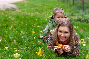 Image showing Autumn family  fun