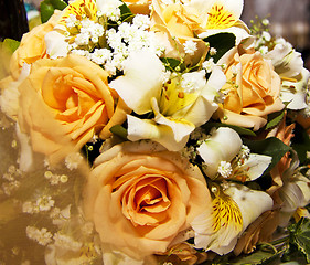 Image showing Wedding bouquet with roses