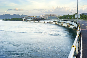 Image showing The San Juanico Bridge