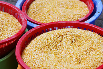 Image showing Yellow beans in baskets for sale