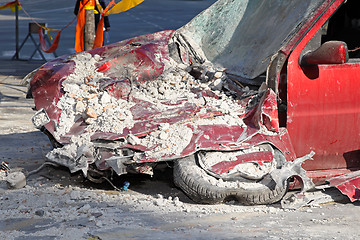 Image showing Crushed car