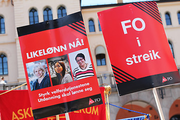 Image showing Strikers from Fellorganisasjonen