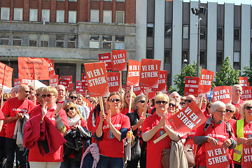 Image showing Strikers in Oslo