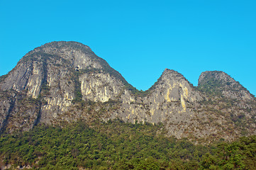 Image showing Li river near Yangshuo Guilin Mountains