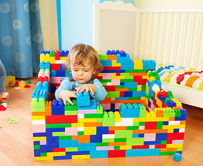 Image showing Building a castle