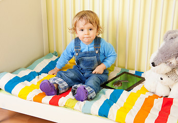 Image showing Kid with tablet pc