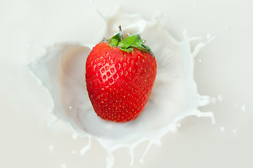 Image showing Strawberry splash in the milk