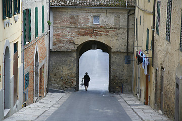 Image showing Town gate Sarteano