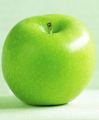 Image showing closeup isolated juicy green apple