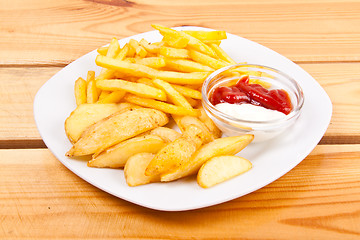 Image showing ketchup and potato fry